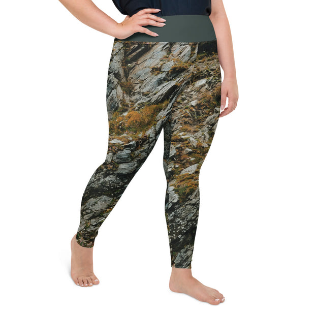 Athleisure Plus Size Leggings with great prints and colorful patterns like Athleisure leggings by Lululemon Athletica, Fabletics, Sweaty Betty, Under Armour, Nike and Adidas 