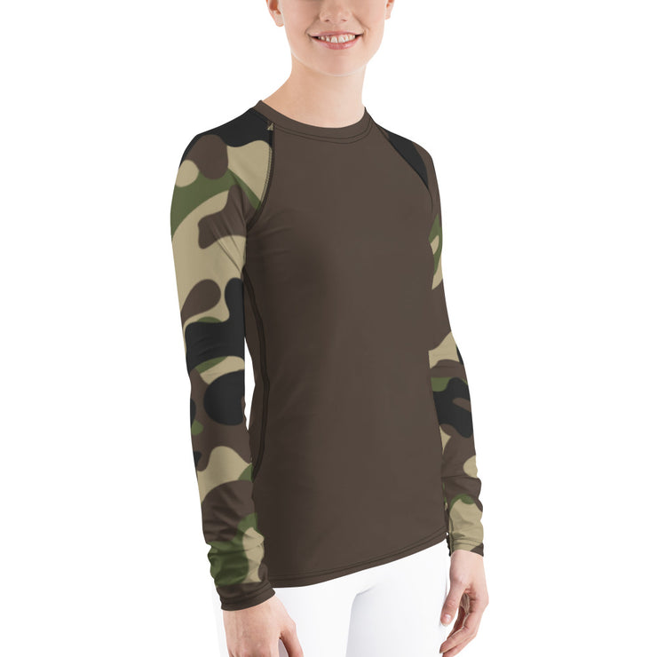 "Hide n' Seek" Land & Sea Fitness Top in Dark Khaki